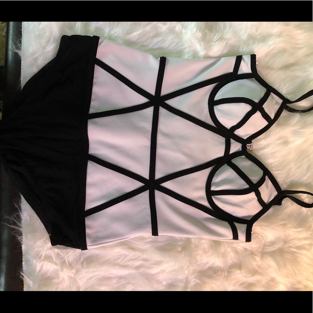 MUST HAVE CUTE TOP